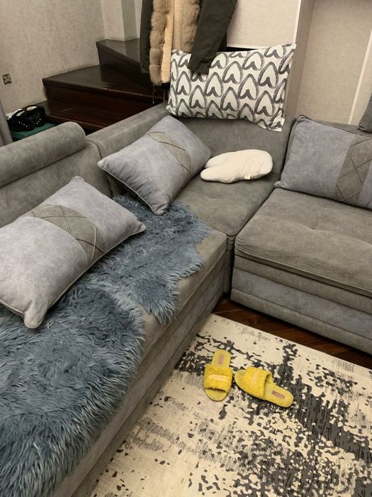 Продам мягкий уголок диван,  пуфик.