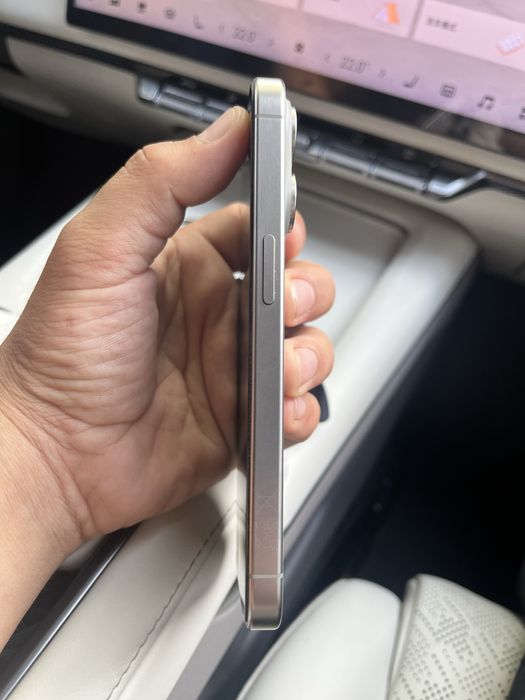 Iphone 15.  Pro.