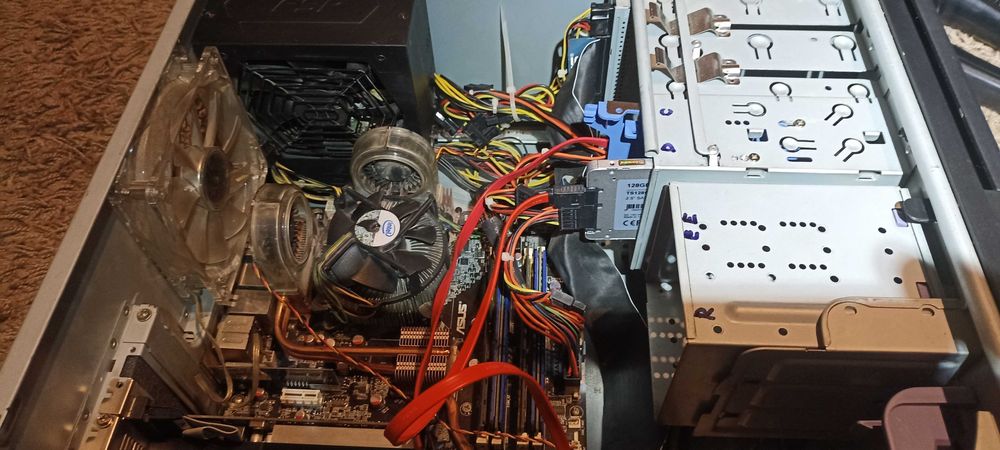 Домашен компютър - отлично състояние