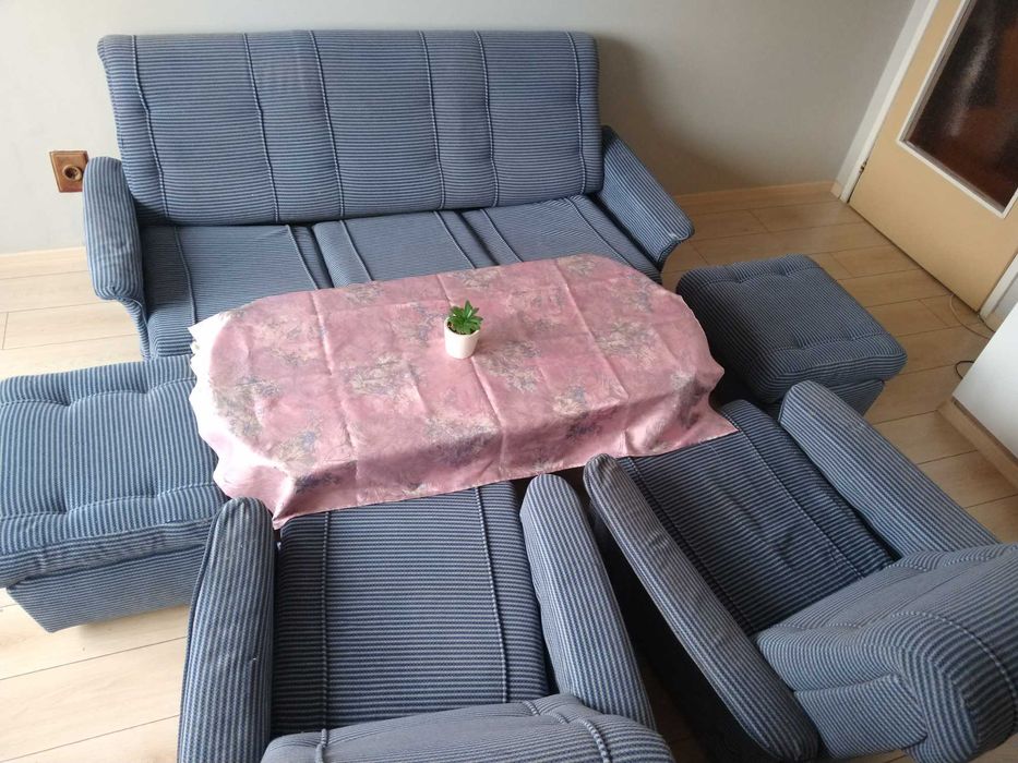 Продавам запазена холова гарнитура изгодно . Стара Загора.