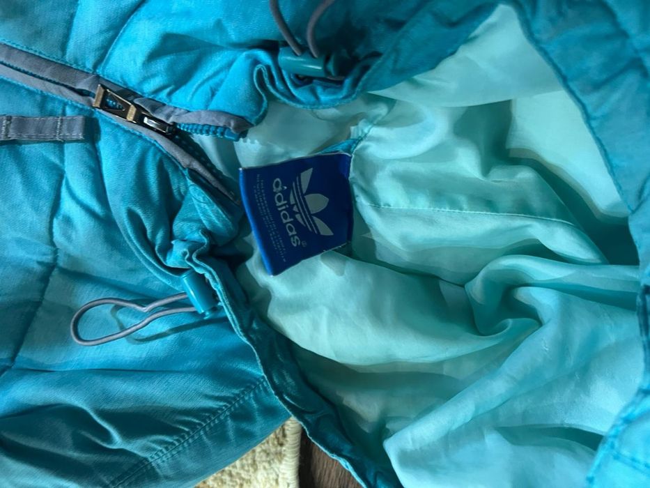 Продаю куртку Adidas оригинал размер S ,лимитированная версия