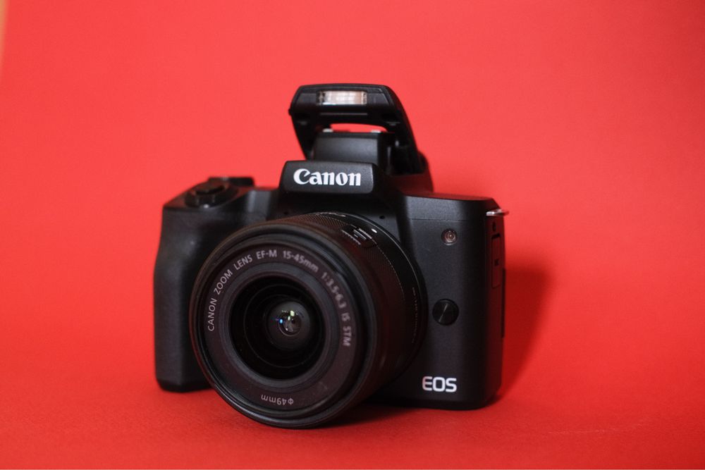 Canon M50 Mark ii + обектив Canon EF-M 15-45mm f/3.5-6.3 IS STM