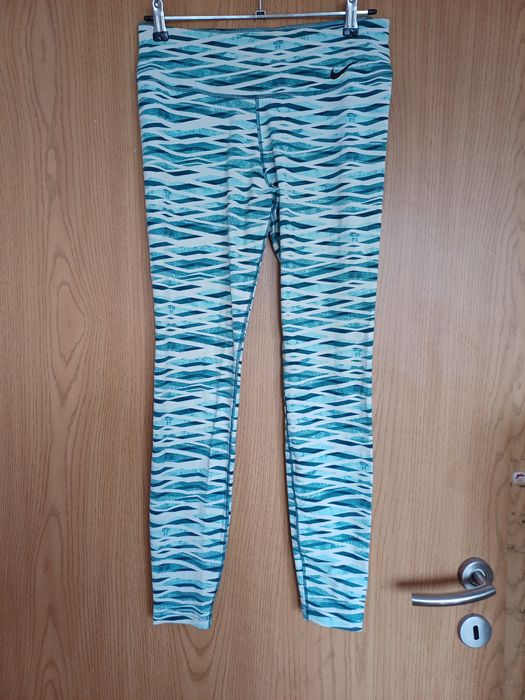 Дълъг Клин Nike L