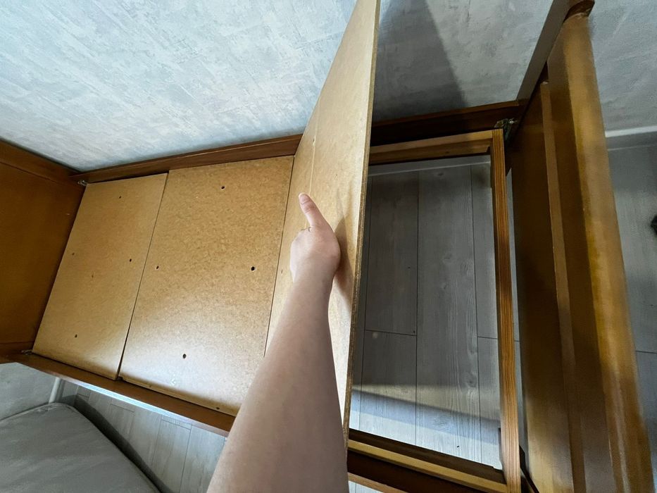 Кровать деревянная, с матрасом