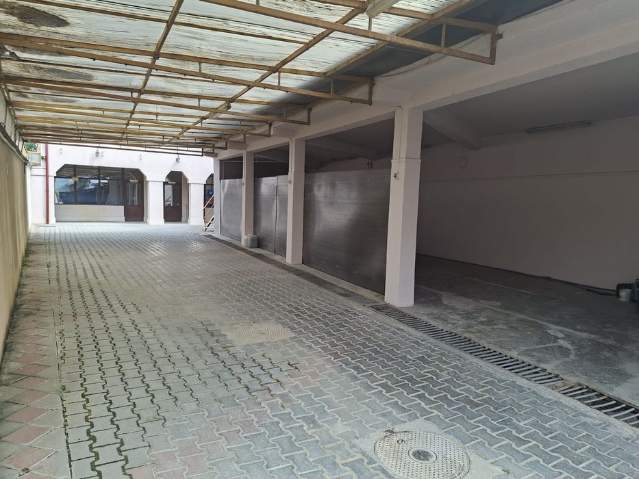 Imobil cu teren și clădire, ideal pentru casă sau afacere