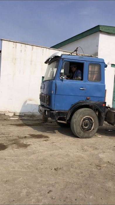 Маз тягач 1990 года