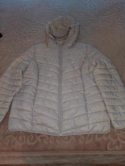 Jacheta matlasata cu gluga culoare roz frumos már. XL