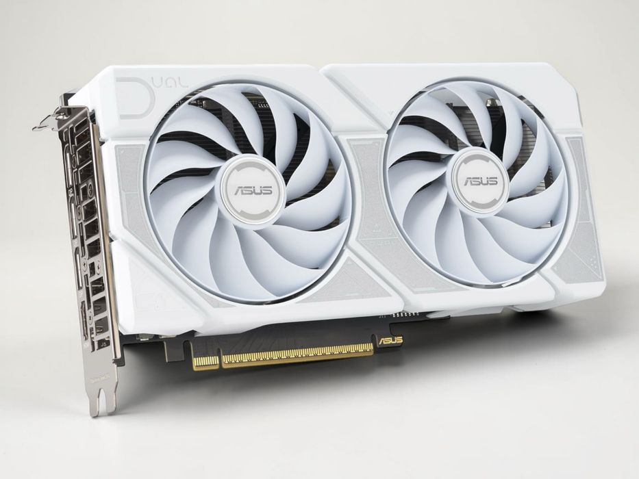 Видеокарта ASUS Dual GeForce RTX 5060 Ti White OC 16GB GDDR7 НОВА! Фабрично запечатана!