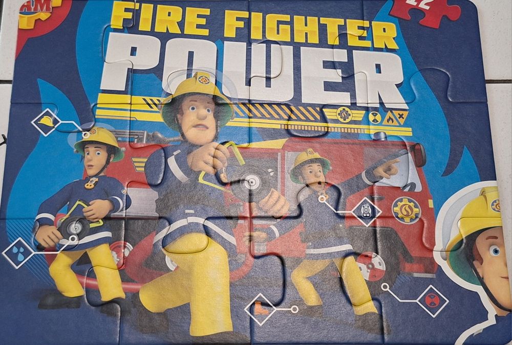 Детски Пъзел "Сам пожарникарят" от 12 части