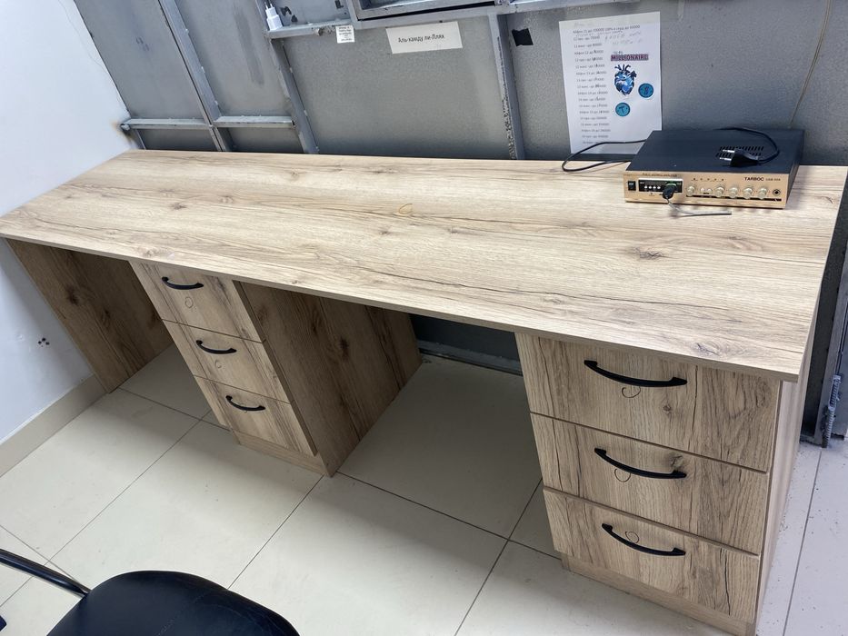 Продам офисный стол (2 м 30 см)