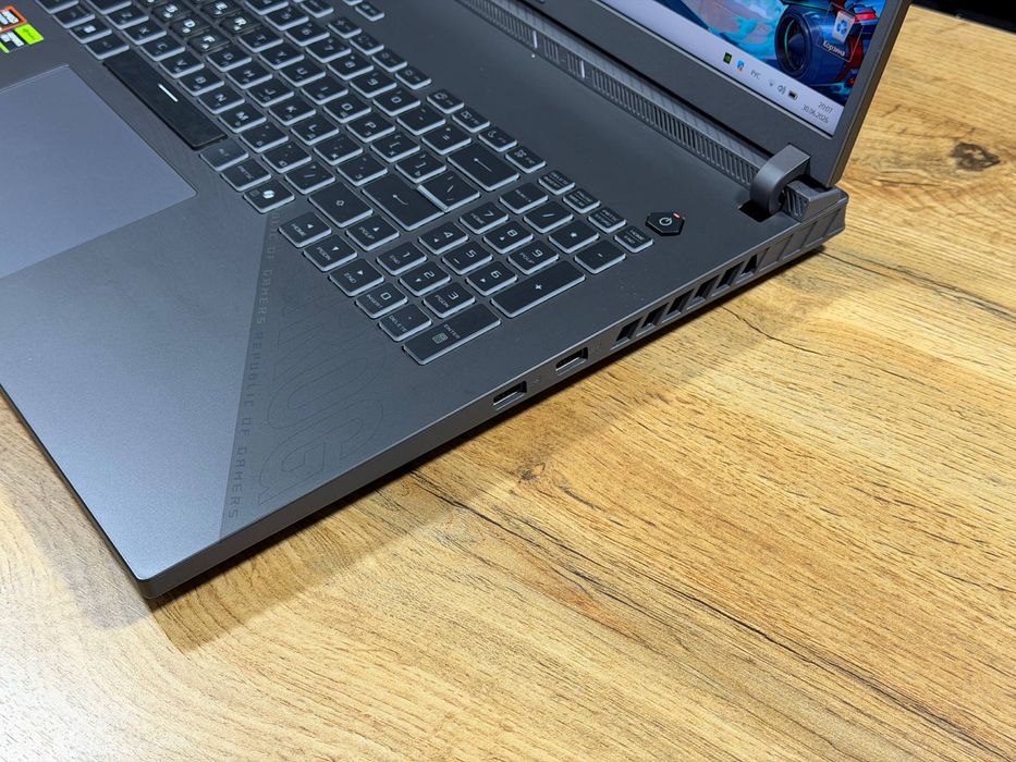 Asus rogStrix G18_amd9-9955HX_5070_32гб