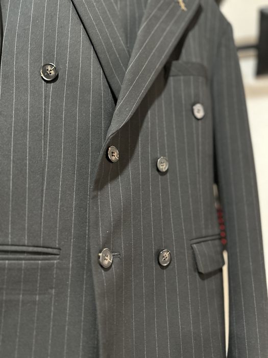 Продам классический костюм