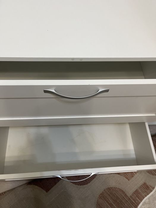 Шкаф белый с зеркалом