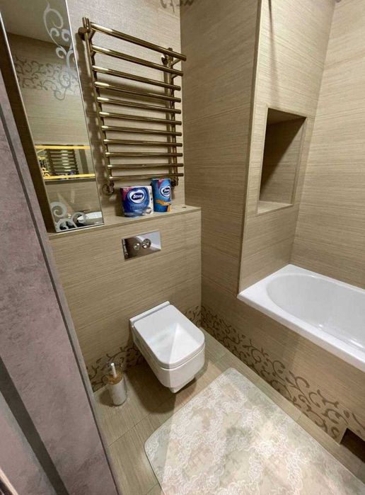 МАКСИМ ГОРЬКИЙ 2 комнат СДАМ МЕТРО бий буз базар сайрам улица