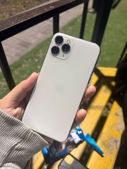 Айфон 11 про в отличном состояний