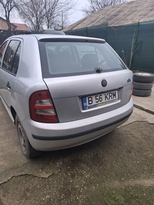 Vând scoda fabia