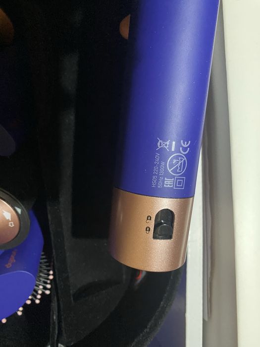 Продам Dyson пользовались 3 месяца
