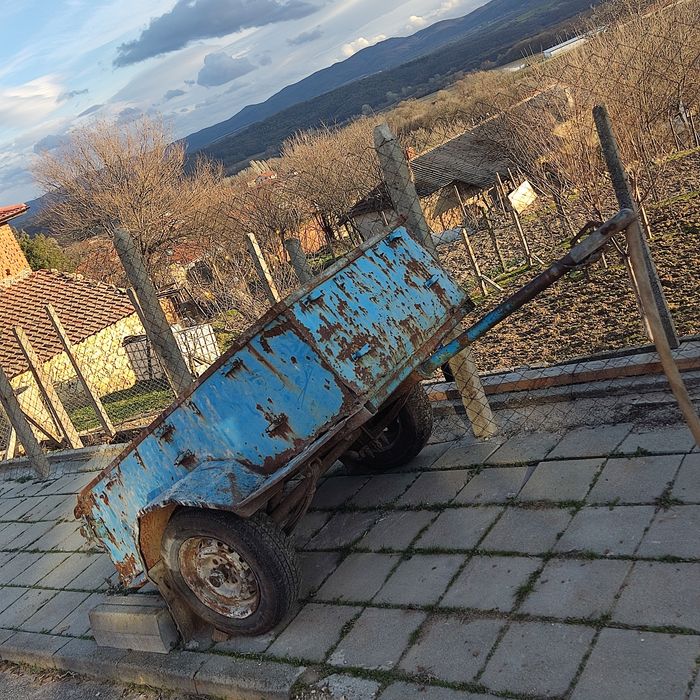 Ремарке за лек автомобил.