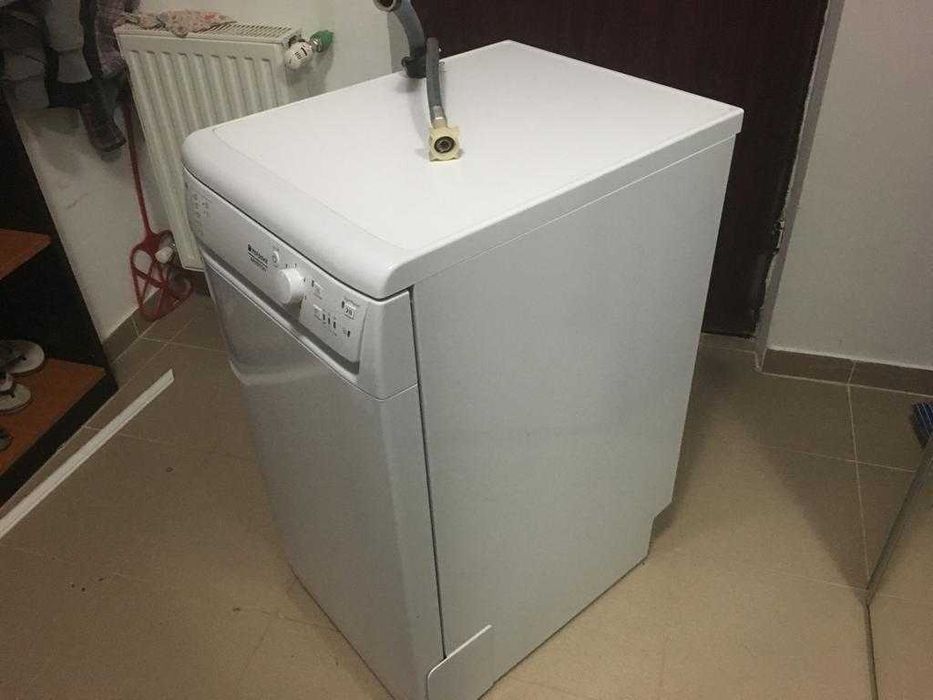 Masina de spalat vase Hotpoint- Ariston 10 seturi