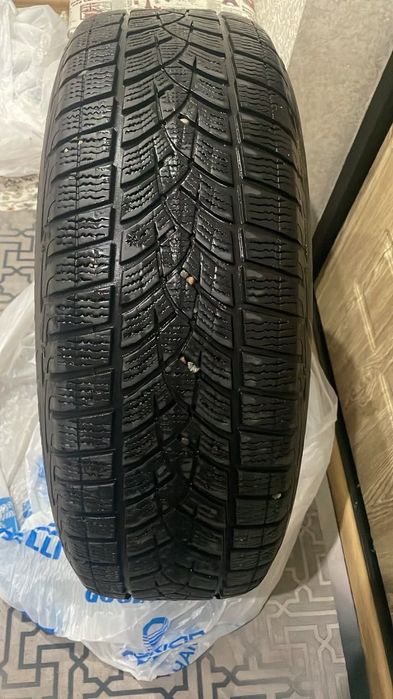 Шины на рав 4. б/у Goodyear Размер 18, 225*60
