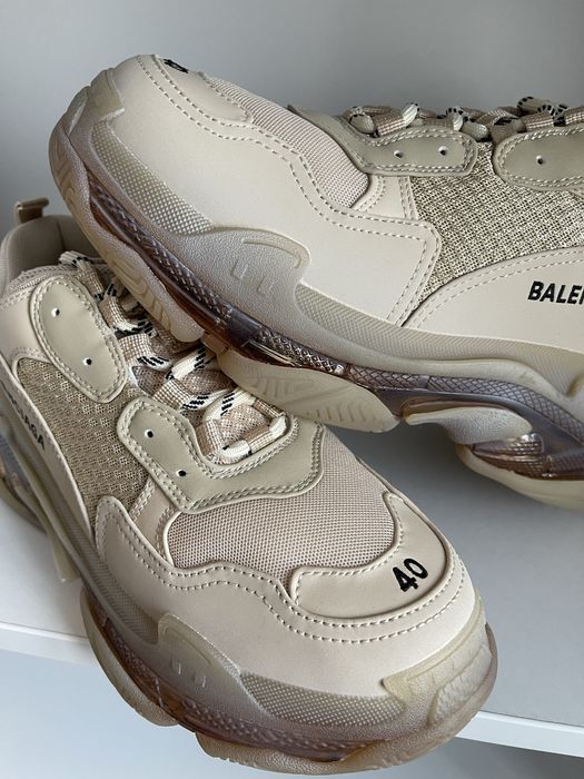 Balenciaga Triple S 40 pe stock