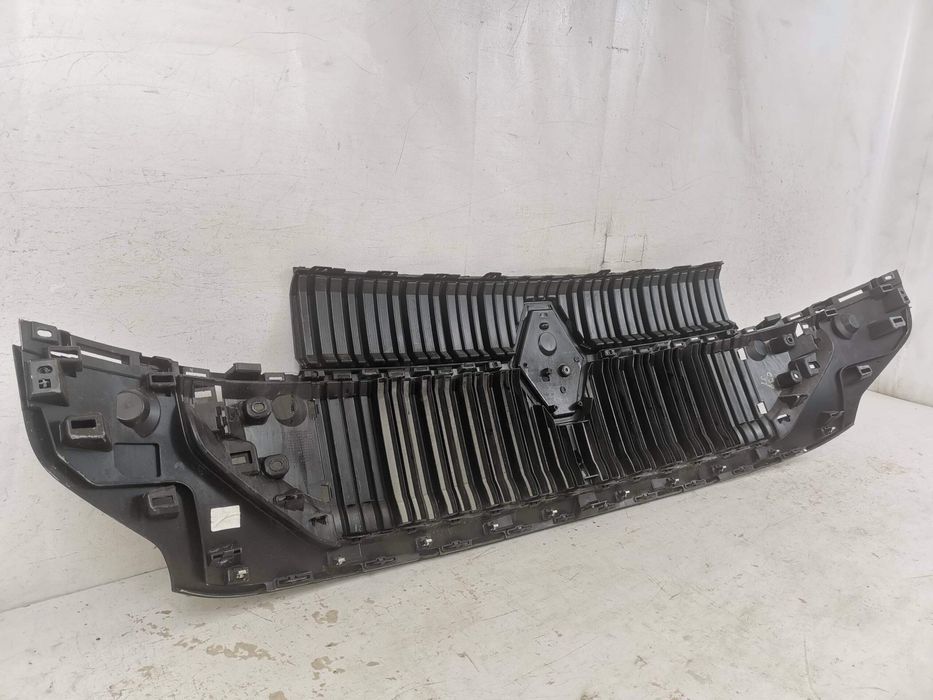 Решетка на радиатор / Grila Radiator Renault Master Оригинална в добро