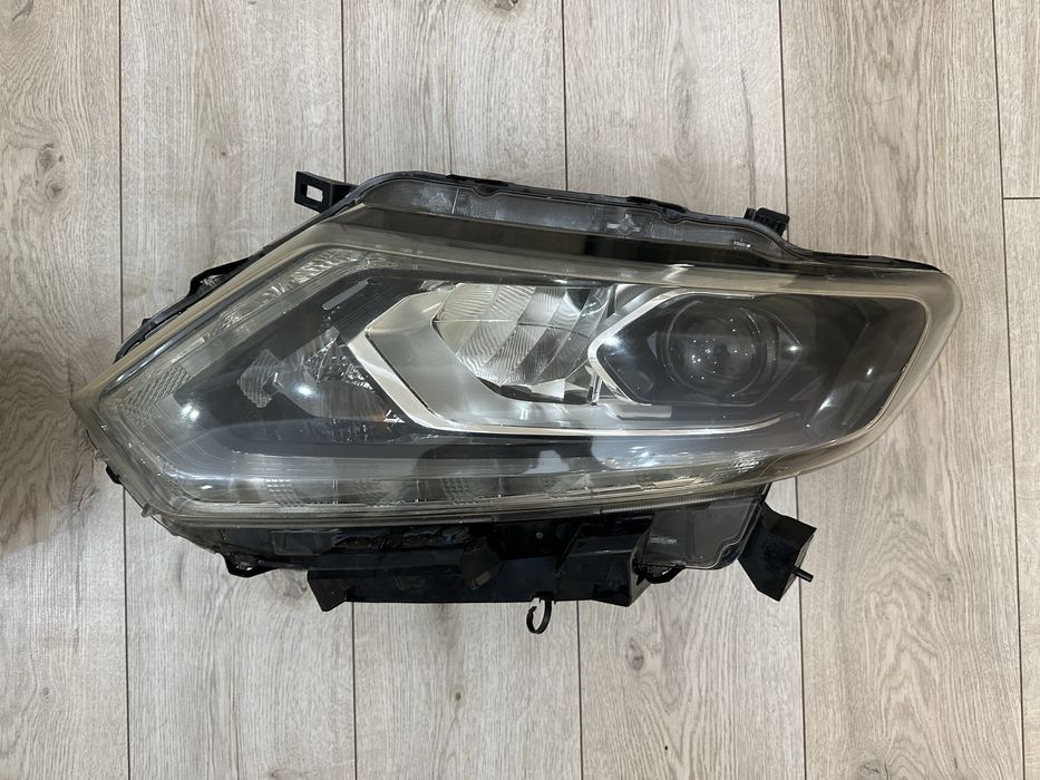 Фары Nissan X-Trail T32