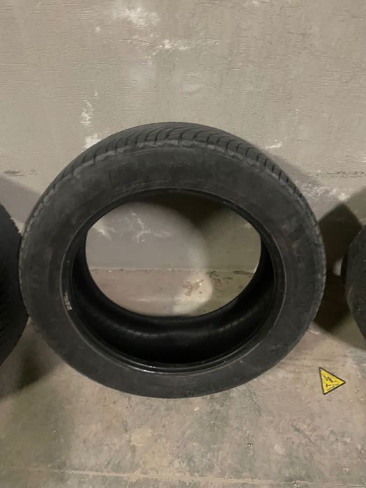 Продавам зимни гуми за кола Michelin 235/55 R19