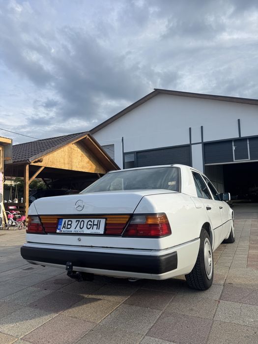 MERCEDES-BENZ E-Class 0 — imagine 3
