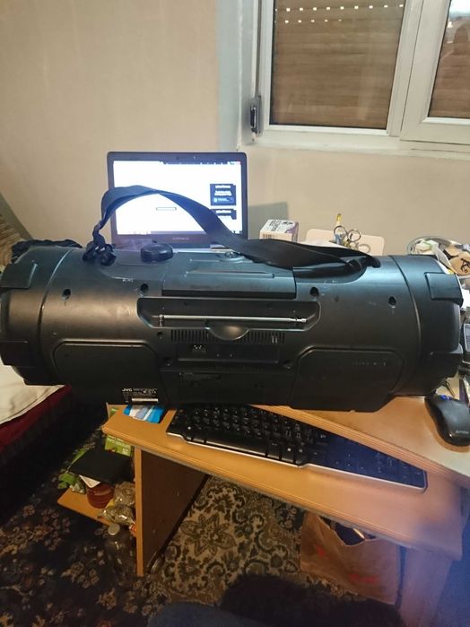 Vând Boombox JVC RV-NB52B