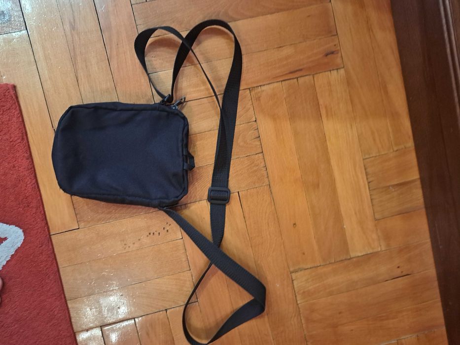 Adidas оригинална чантичка