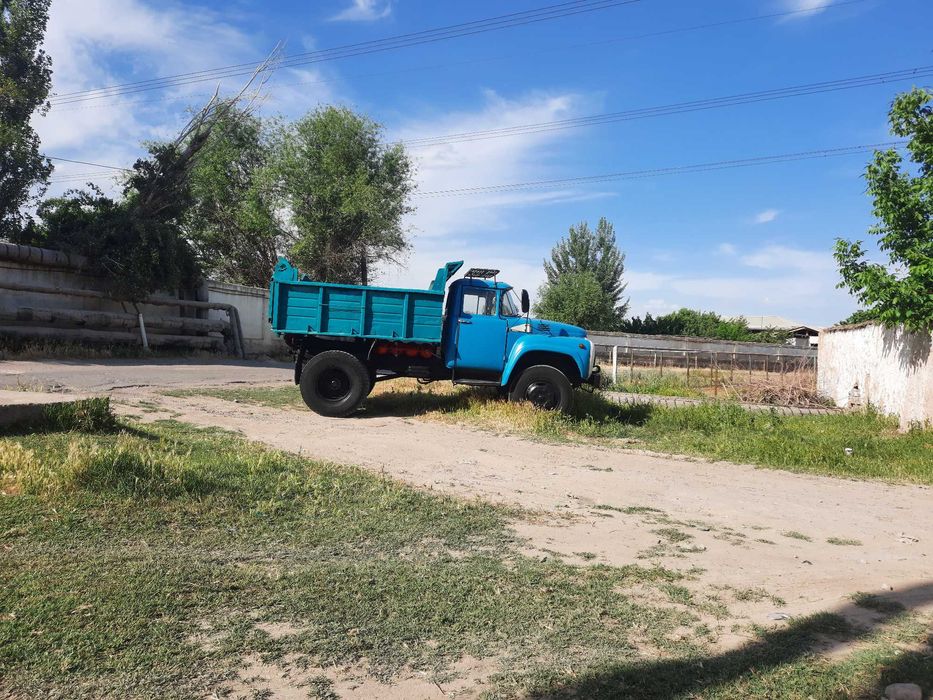 Зил самосвал сотилади