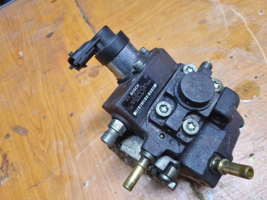 Pompa injectie bosch ford focus 2 1.6 tdci 80kw