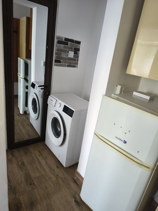 Garsoniera recent renovata de închiriat