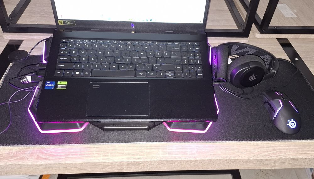 Acer Nitro V15 RTX 4050 i7 Gaming Setup Complet / SteelSeries / RGB
