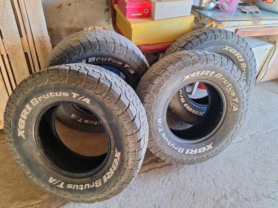 Продам грязевую резину 265/75/16