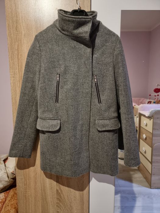 Сиво палто Bershka