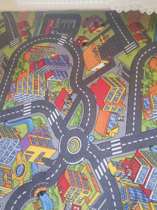 Vând mochetă copii 3.40 x 3.70