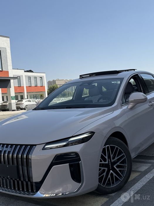 ROEWE M7 2100km.