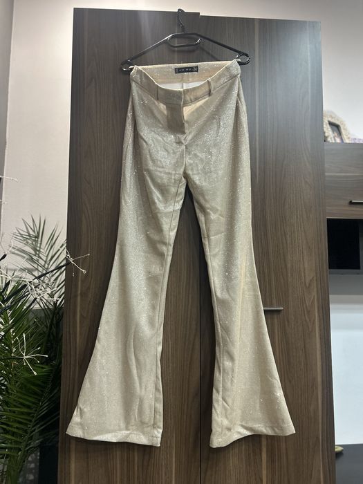 Златист сет топ, панталон и сако New Yorker