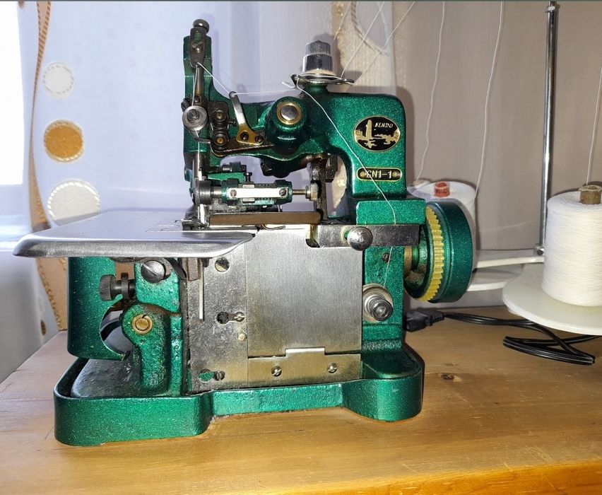 Продам отличный ОВЕРЛОГ.