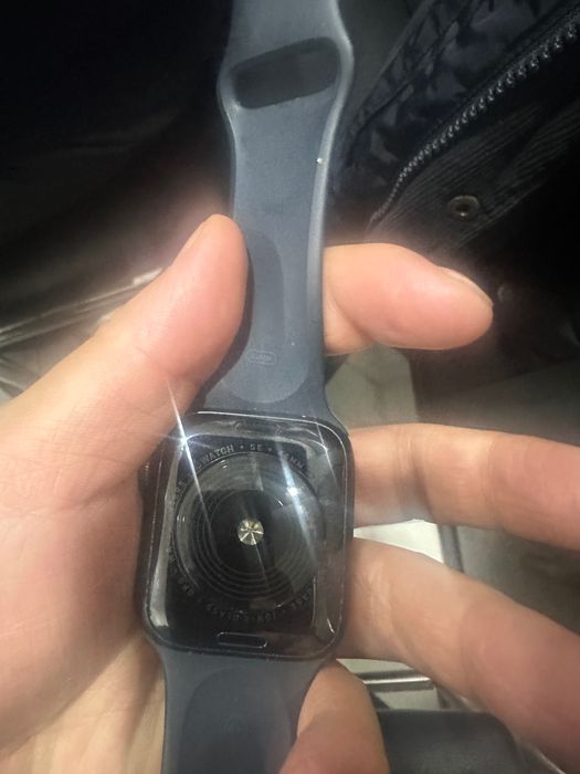 Apple Watch SE. Продам