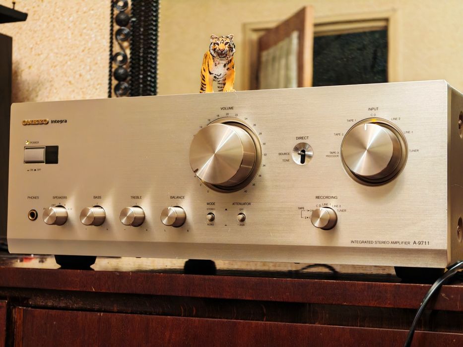 Onkyo A-9711 Integra Luxury Series. Amplificator top. Preț fix !
