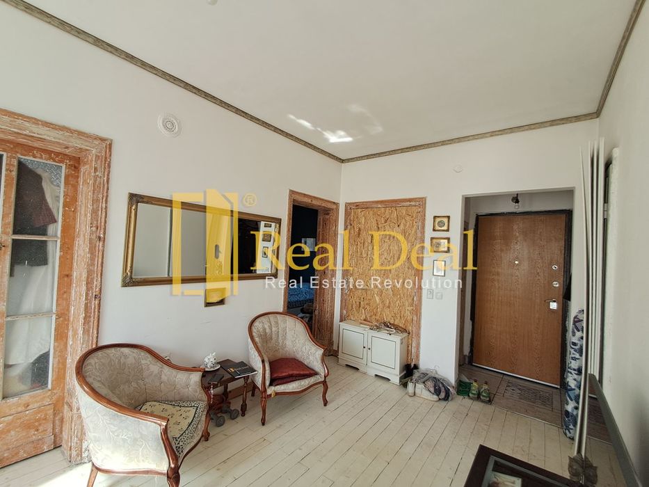 Продава се Тристаен апартамент в София, Център - 120 кв.м за 4120 €/кв.м - Снимка #2