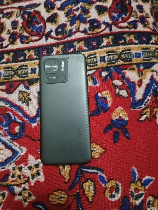 Продам телефон в хорошем состояние