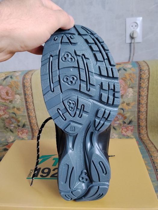 Продаю ботинки рабочие новые