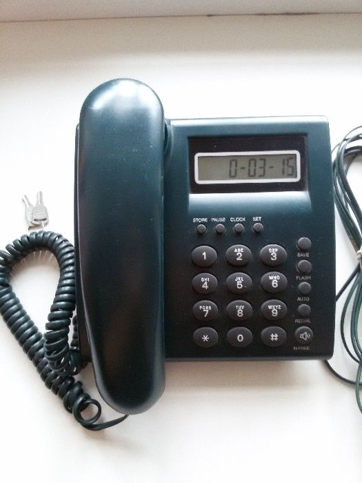 Телефон стационарный кнопочный с часами