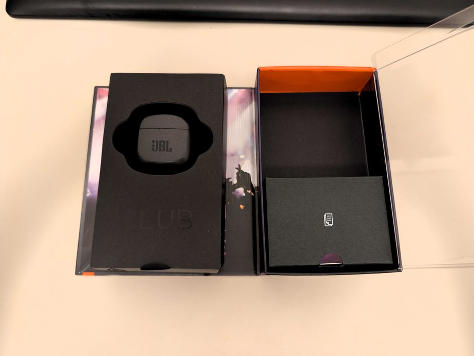Casti High-End BT - JBL CLUB PRO+ TWS - Pachet Complet (Cutie + Accesorii)