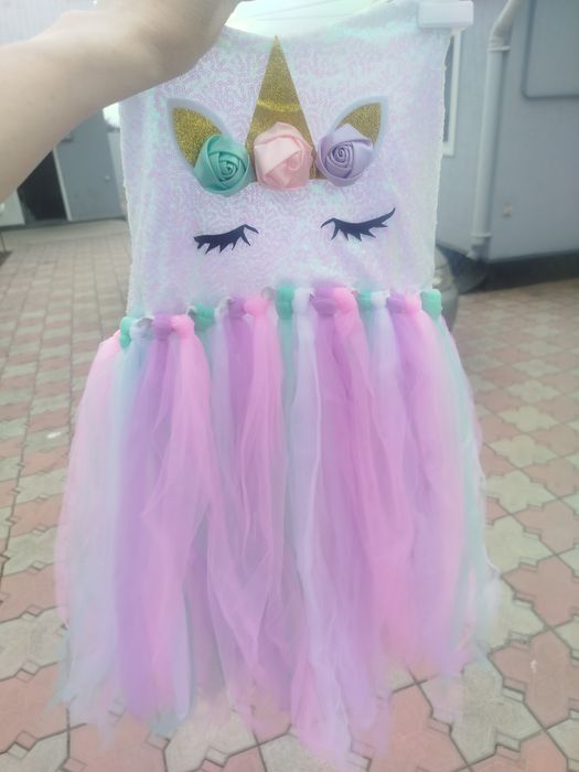 Продам платья и костюмы