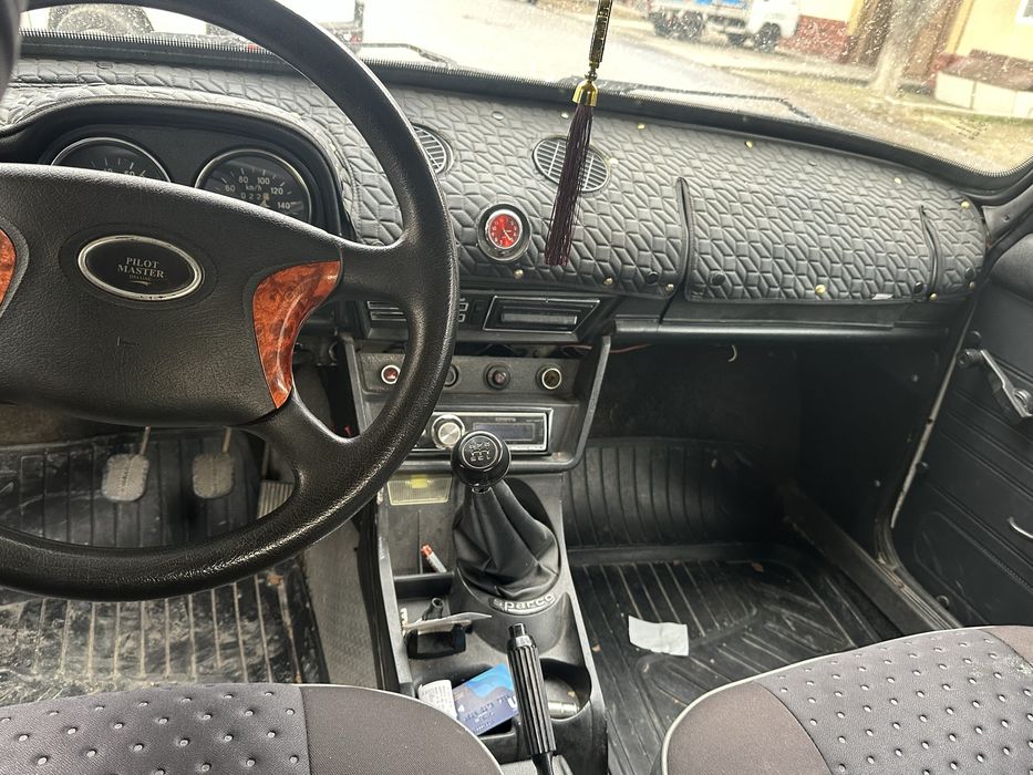 Жигули срочно сотилади